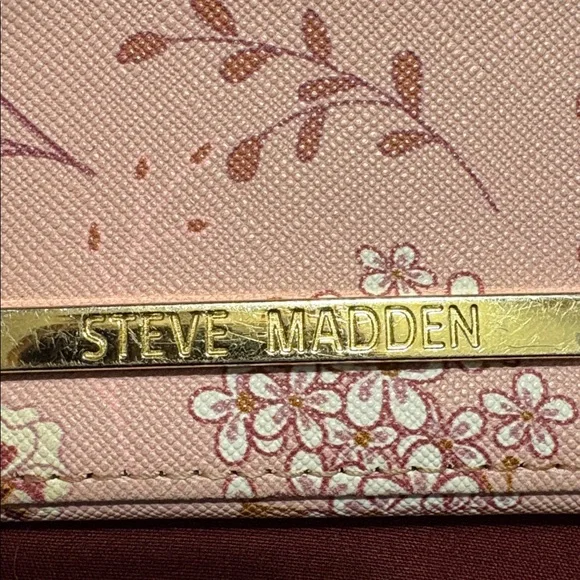 Steve Madden Pink Floral Women's Card Holder - Picture 2 of 7